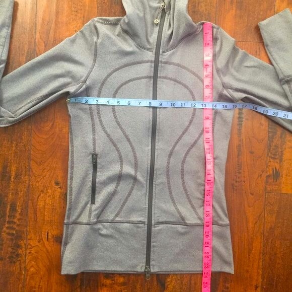 Lululemon In Stride Stripe Jacket - Picture 6 of 9
